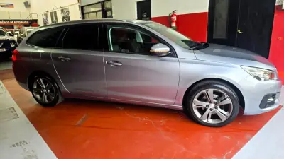 Peugeot 308 SW 2018 - 12650 EUR, 133760 km - AUTO.MOTO.pt - 133760km - foto 3 de 60