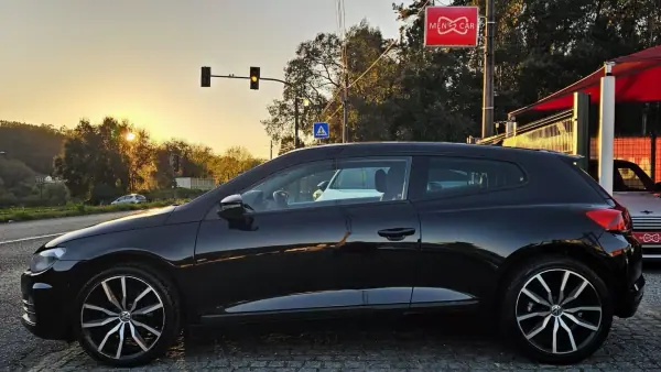 Volkswagen Scirocco 2015 - 18999 EUR, 160000 km - AUTO.MOTO.pt - 160000km - foto 3 de 18