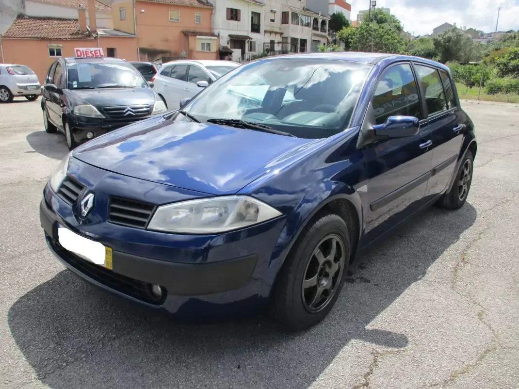 Renault Mégane 2003 - 3500 EUR, 209000 km - AUTO.MOTO.pt - 209000km - foto 3 de 8