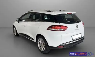 Renault Clio Sport Tourer 2019 - 12450 EUR, 75473 km - AUTO.MOTO.pt - 75473km - foto 3 de 5