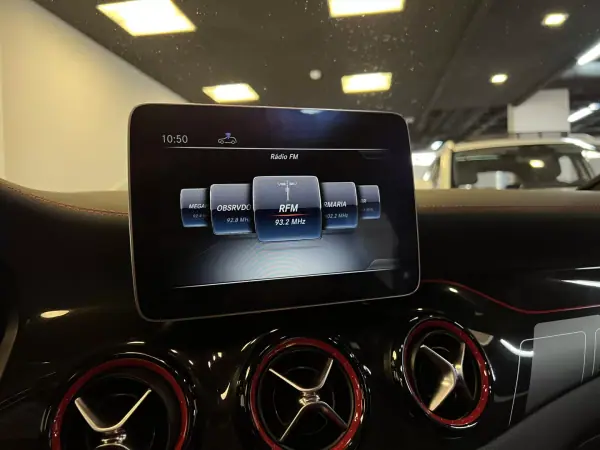 Mercedes-Benz CLA 45 AMG 2019 - 39990 EUR, 95000 km - AUTO.MOTO.pt - 95000km - foto 33 de 57