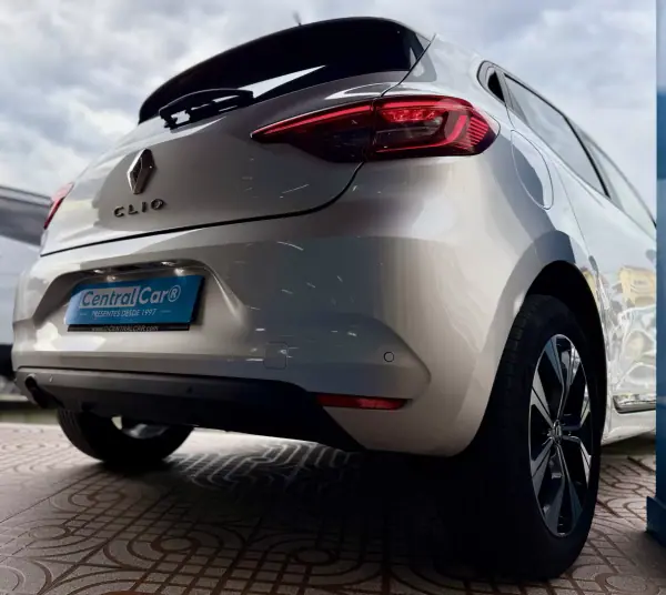 Renault Clio 2023 - 15450 EUR, 61000 km - AUTO.MOTO.pt - 61000km - foto 11 de 31