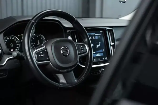 Volvo V60 2019 - 18400 EUR, 258859 km - AUTO.MOTO.pt - 258859km - foto 3 de 25