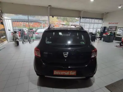Dacia Sandero 2015 - 12900 EUR, 116000 km - AUTO.MOTO.pt - 116000km - foto 4 de 16