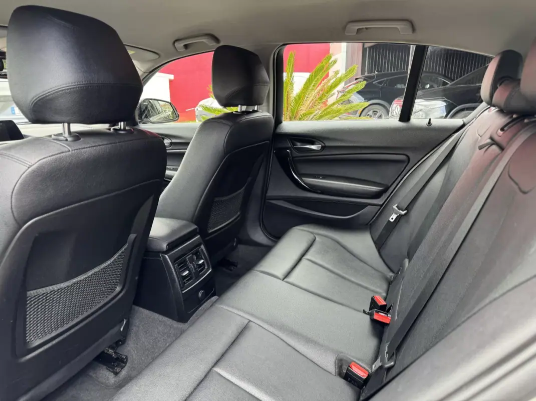 BMW 116 2016 - 12990 EUR, 155000 km - AUTO.MOTO.pt - 155000km - foto 15 de 36