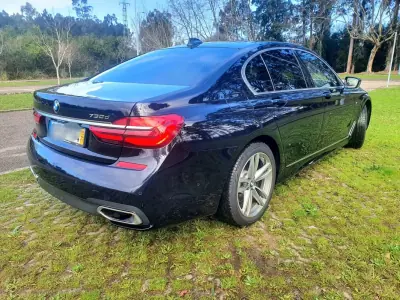 BMW 730 2015 - 32850 EUR, 158000 km - AUTO.MOTO.pt - 158000km - foto 12 de 19