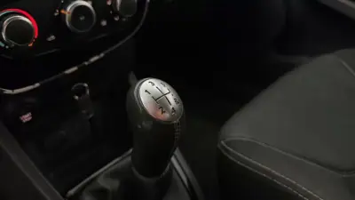 Renault Clio 2015 - 9990 EUR, 83183 km - AUTO.MOTO.pt - 83183km - foto 14 de 19