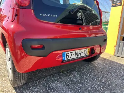 Peugeot 107 2013 - 5900 EUR, 101788 km - AUTO.MOTO.pt - 101788km - foto 9 de 9