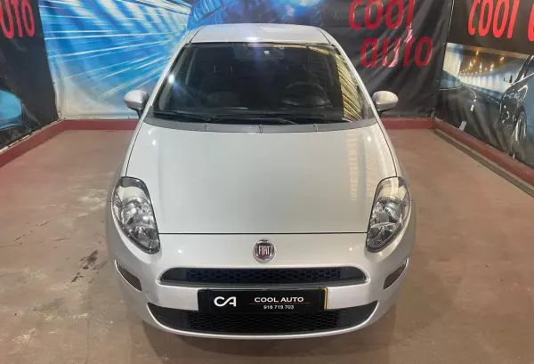 Fiat Punto 2015 - 6250 EUR, 198000 km - AUTO.MOTO.pt - 198000km - foto 7 de 31