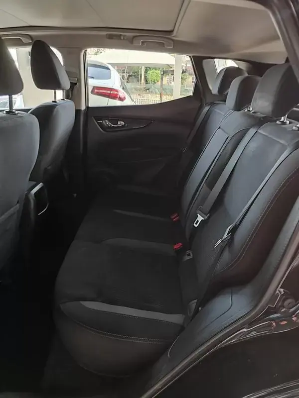 Nissan Qashqai 2017 - 15750 EUR, 155200 km - AUTO.MOTO.pt - 155200km - foto 14 de 37