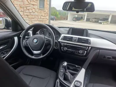 BMW 318 2016 - 14870 EUR, 208238 km - AUTO.MOTO.pt - 208238km - foto 9 de 22