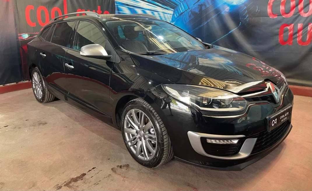 Renault Mégane Sport Tourer 2014 - 9999 EUR, 163000 km - AUTO.MOTO.pt - 163000km - foto 10 de 47