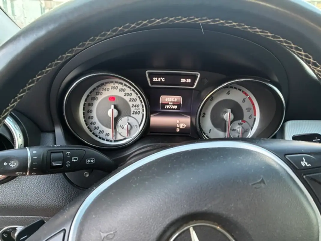 Mercedes-Benz GLA 220 2015 - 17000 EUR, 197000 km - 197000km - foto 10 de 11