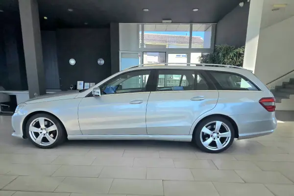 Mercedes-Benz E 200 BlueTEC Avantgarde Auto 2012 Diesel