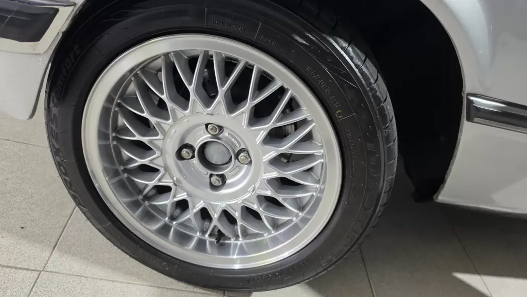 BMW 323 1982 - 27500 EUR, 224548 km - AUTO.MOTO.pt - 224548km - foto 20 de 44