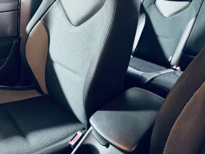 Peugeot 308 2012 - 6450 EUR, 226882 km - AUTO.MOTO.pt - 226882km - foto 16 de 20