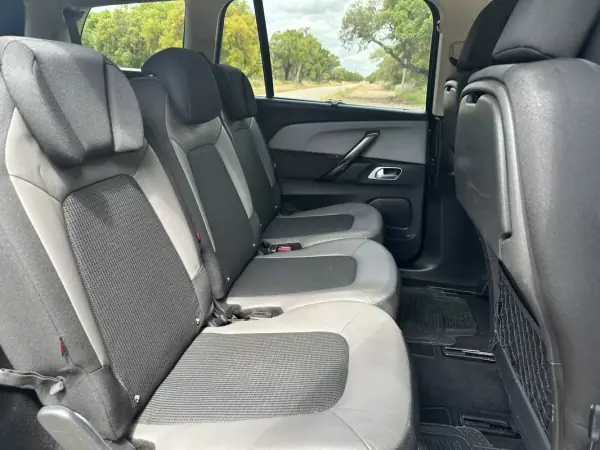 Citroën C4 Grand Picasso 2015 - 10350 EUR, 149000 km - AUTO.MOTO.pt - 149000km - foto 8 de 16