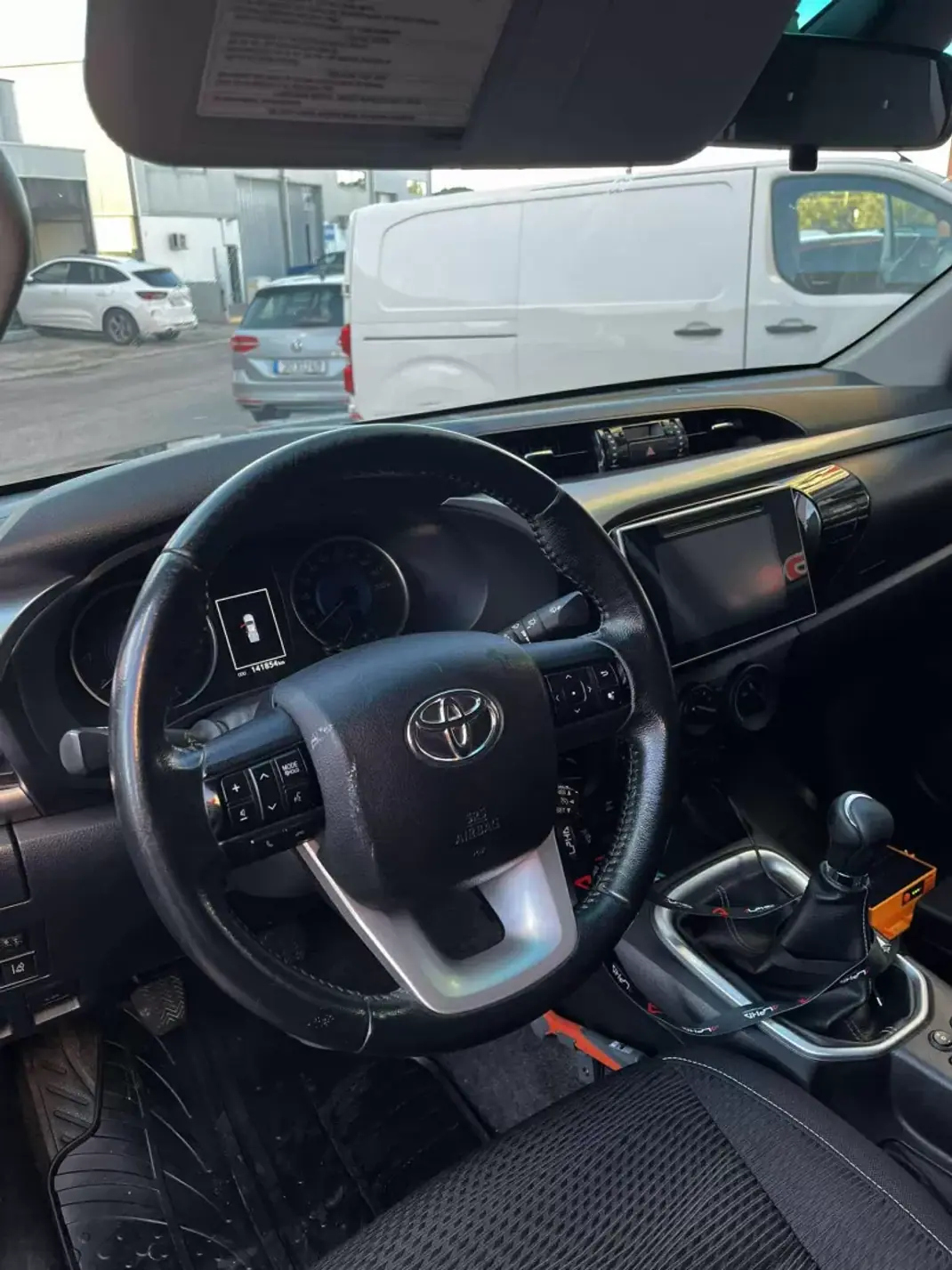 Toyota HILUX 2.4 D-4D 4x4 Extra Cab Comfort 2018 - 36900 EUR, 141545 km - AUTO.MOTO.pt - 141545km - foto 4 de 17