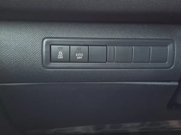 Peugeot 308 SW 2016 - 10490 EUR, 123507 km - 123507km - foto 20 de 28