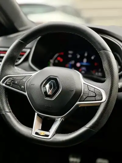 Renault Clio 2020 - 16950 EUR, 99000 km - AUTO.MOTO.pt - 99000km - foto 30 de 31