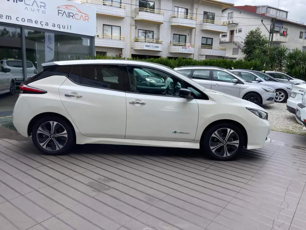 Nissan Leaf 2019 - 13500 EUR, 81279 km - AUTO.MOTO.pt - 81279km - foto 5 de 20