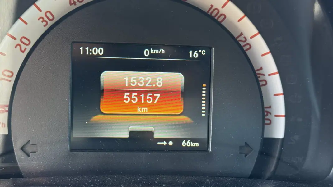 Smart Fortwo Cabrio 2018 - 10490 EUR, 55157 km - AUTO.MOTO.pt - 55157km - foto 9 de 40