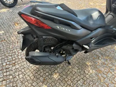 Yamaha XMAX 2022 - 3950 EUR, 28105 km - AUTO.MOTO.pt - 28105km - foto 9 de 13