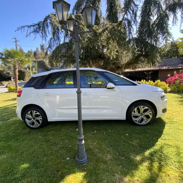 Citroën C4 Picasso 2016 - 13990 EUR, 168400 km - AUTO.MOTO.pt - 168400km - foto 3 de 28