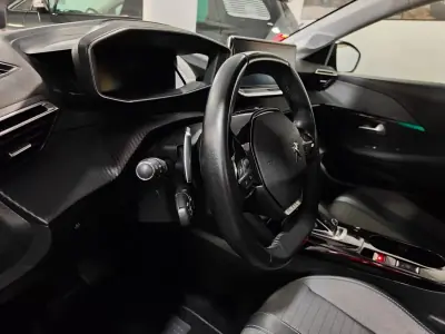 Peugeot 208 2019 - 13250 EUR, 90000 km - AUTO.MOTO.pt - 90000km - foto 46 de 60