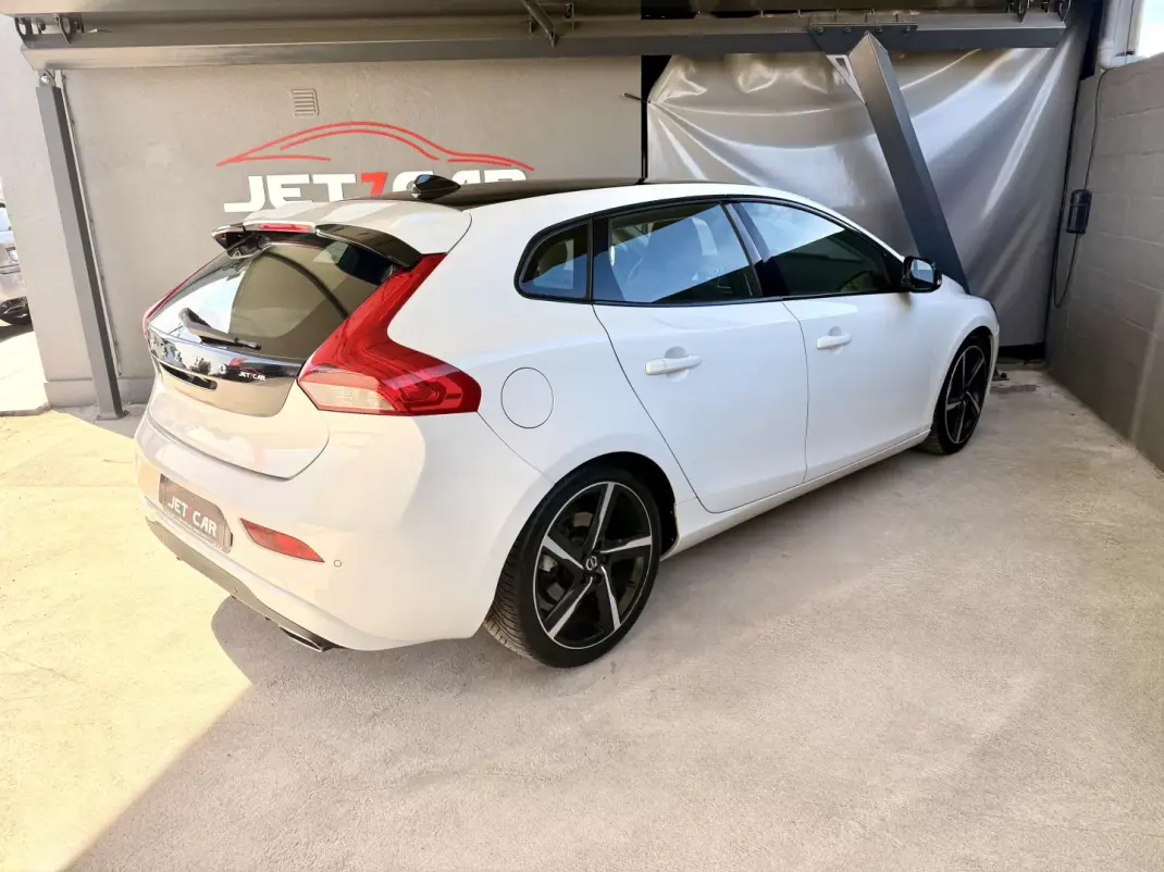 Volvo V40 2014 - 14490 EUR, 182428 km - AUTO.MOTO.pt - 182428km - foto 4 de 21