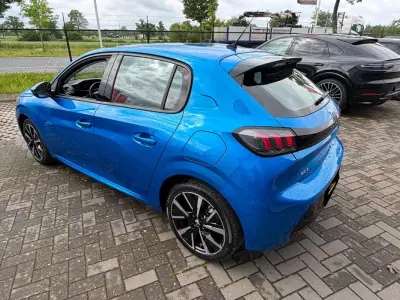 Peugeot 208 2021 - 12890 EUR, 75350 km - 75350km - foto 4 de 10