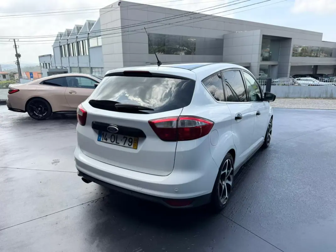 Ford C-Max 2011 - 8900 EUR, 205000 km - AUTO.MOTO.pt - 205000km - foto 3 de 9