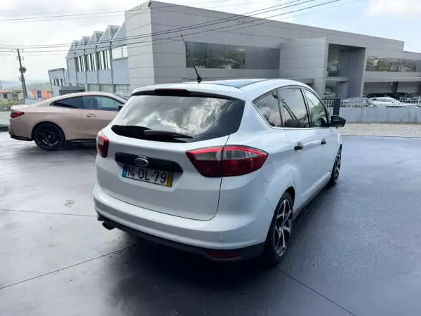 Ford C-Max 2011 - 8900 EUR, 205000 km - AUTO.MOTO.pt - 205000km - foto 3 de 9