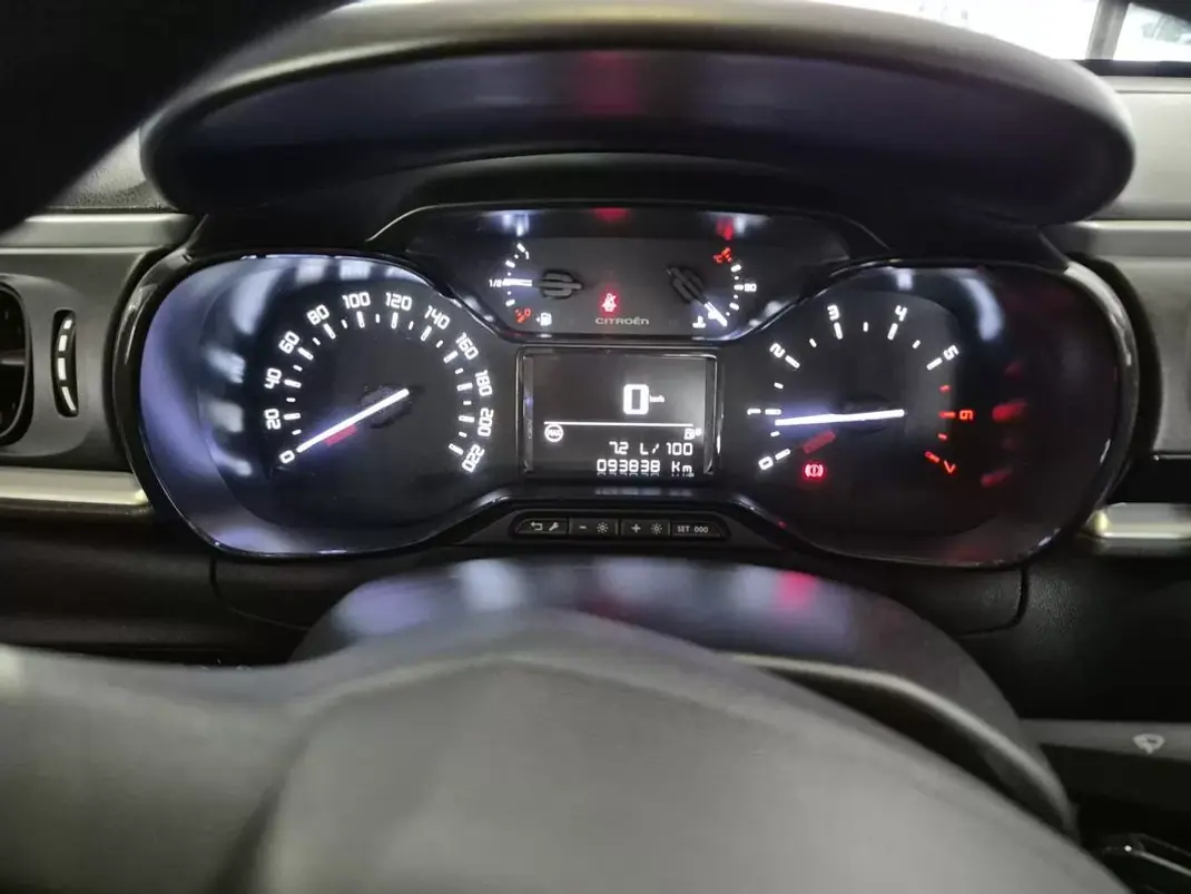 Citroën C3 2018 - 9990 EUR, 98339 km - AUTO.MOTO.pt - 98339km - foto 10 de 34