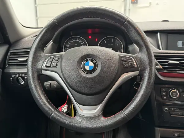 BMW X1 2015 - 16490 EUR, 255000 km - AUTO.MOTO.pt - 255000km - foto 20 de 31