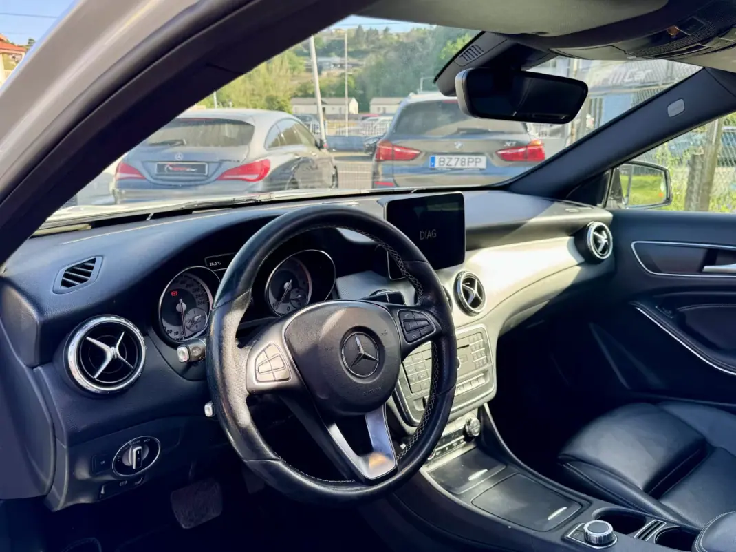 Mercedes-Benz GLA 180 2016 - 17999 EUR, 180000 km - AUTO.MOTO.pt - 180000km - foto 8 de 24