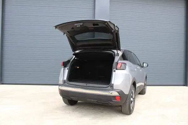 Peugeot 3008 2018 - 18000 EUR, 97000 km - AUTO.MOTO.pt - 97000km - foto 3 de 18