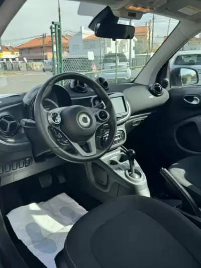 Smart Fortwo Cabrio 2016 - 11480 EUR, 65000 km - AUTO.MOTO.pt - 65000km - foto 2 de 3