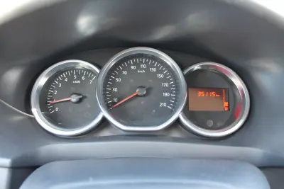 Dacia Sandero 2018 - 10400 EUR, 35110 km - AUTO.MOTO.pt - 35110km - foto 20 de 24