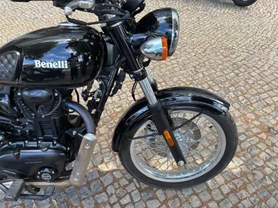 Benelli 302S 2022 - 3650 EUR, 1922 km - AUTO.MOTO.pt - 1922km - foto 8 de 12