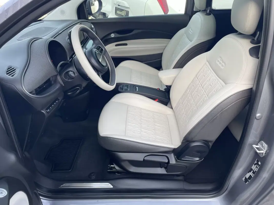 Fiat 500e 2022 - 17995 EUR, 18338 km - AUTO.MOTO.pt - 18338km - foto 31 de 45