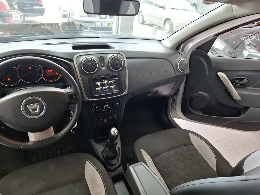 Dacia Sandero 2014 - 8490 EUR, 57546 km - AUTO.MOTO.pt - 57546km - foto 3 de 15