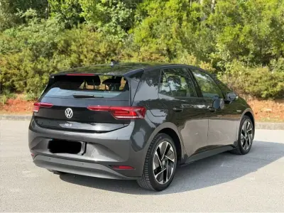 Volkswagen ID.3 2020 - 15900 EUR, 167800 km - AUTO.MOTO.pt - 167800km - foto 7 de 23