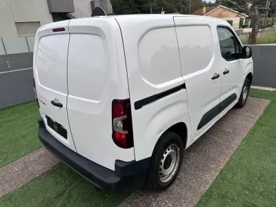 Peugeot Partner 1.5HDI 3lugares 2021 - 11900 EUR, 160000 km - AUTO.MOTO.pt - 160000km - foto 12 de 47