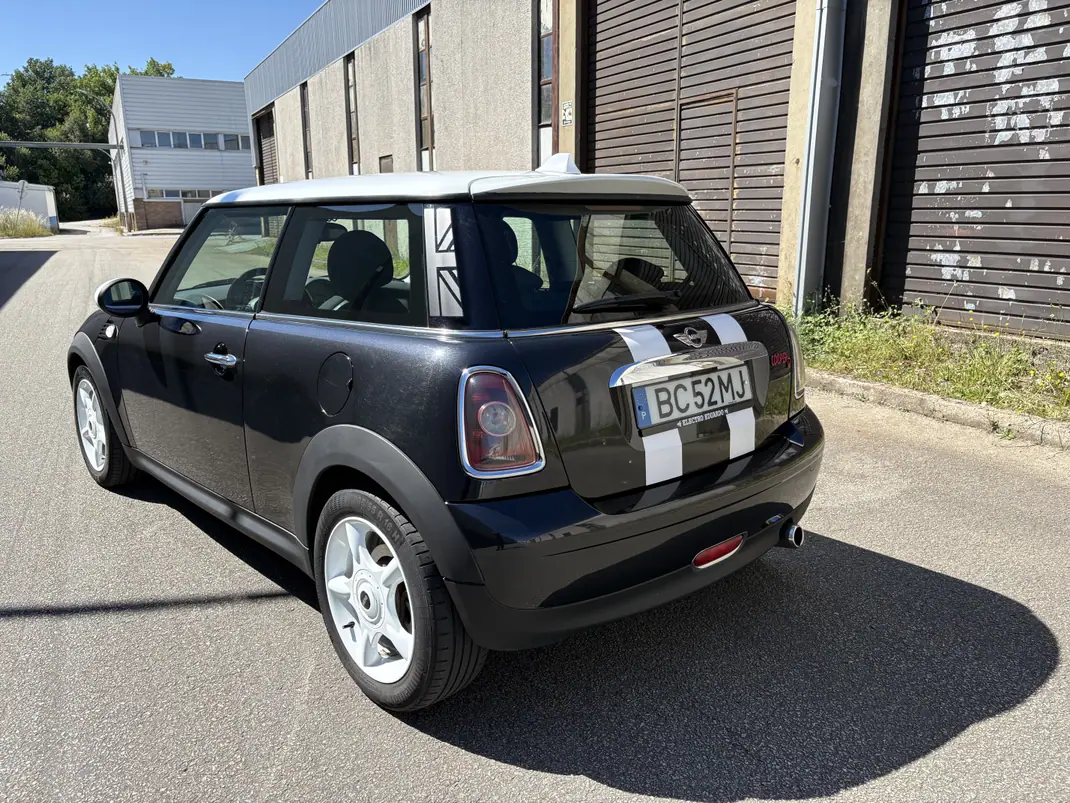 MINI Cooper 2008 - 8900 EUR, 210000 km - AUTO.MOTO.pt - 210000km - foto 3 de 12
