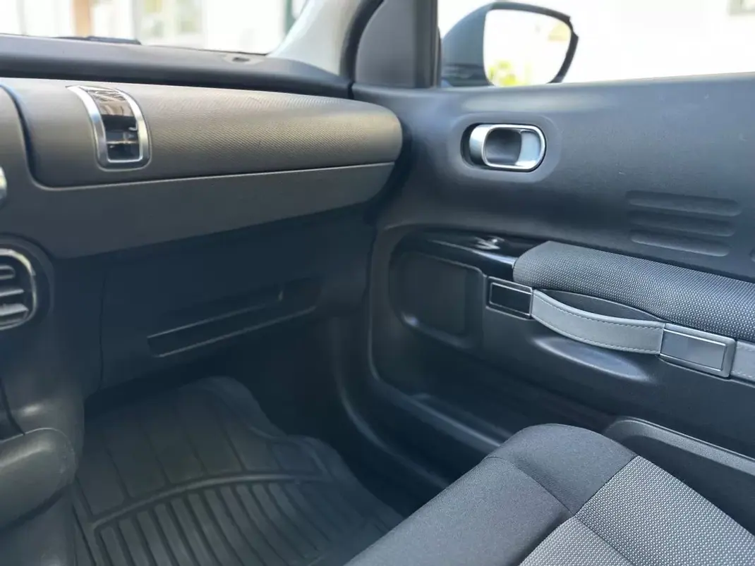 Citroën C4 Cactus 2018 - 9870 EUR, 89500 km - AUTO.MOTO.pt - 89500km - foto 42 de 47
