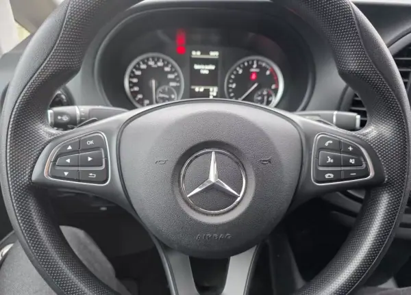 Mercedes-Benz 2021 - 24500 EUR, 65466 km - AUTO.MOTO.pt - 65466km - foto 17 de 17