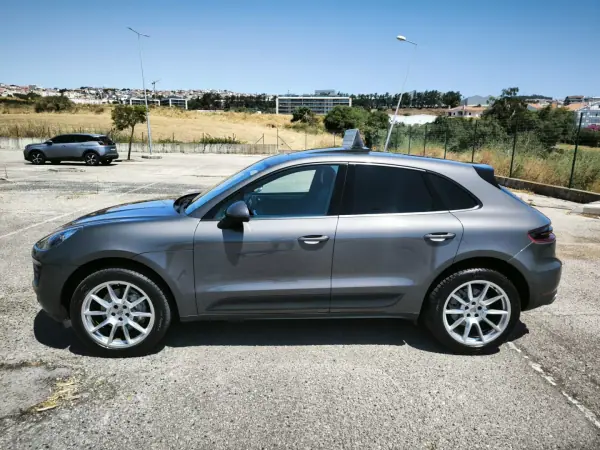 Porsche Macan 2014 - 42950 EUR, 177239 km - AUTO.MOTO.pt - 177239km - foto 23 de 59