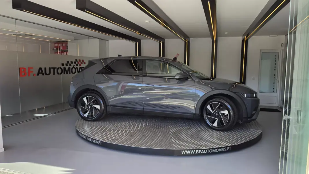 Hyundai Ioniq 5 2025 - 42900 EUR, 18996 km - 18996km - foto 9 de 62
