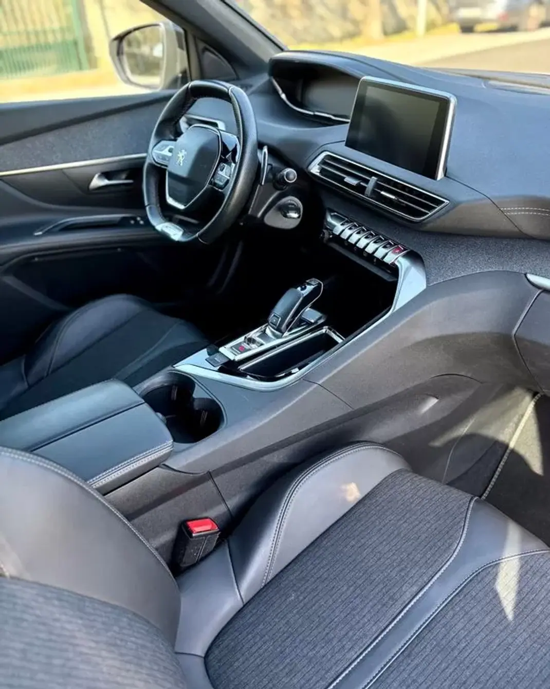 Peugeot 5008 2019 - 26500 EUR, 76030 km - AUTO.MOTO.pt - 76030km - foto 16 de 31